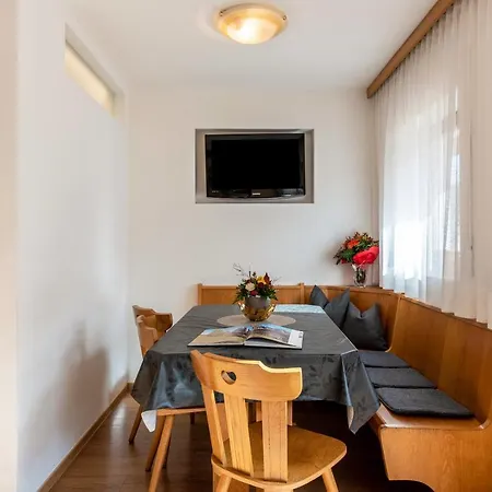 Apartment Erina App C *